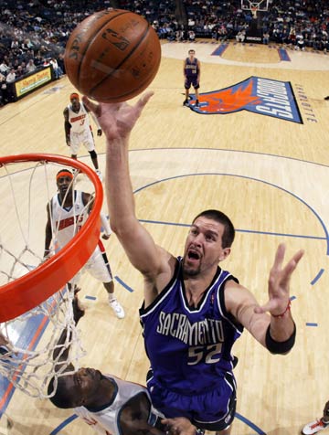 与他在场上 与他在场上