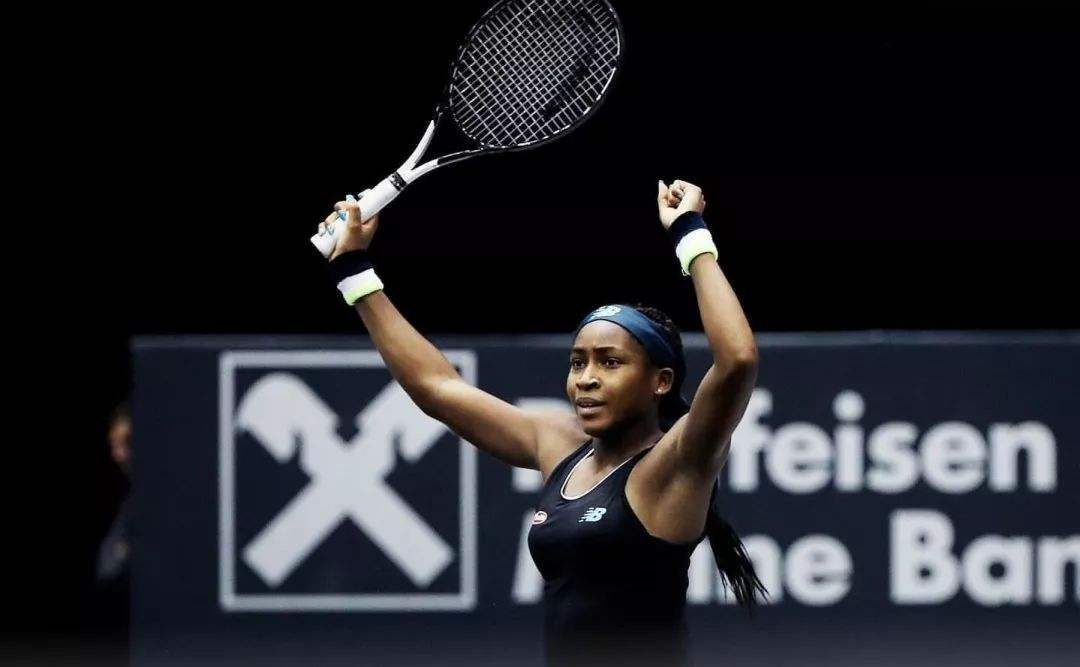 龄优势也使 龄优势也使