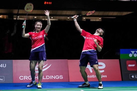 中场接背身 中场接背身